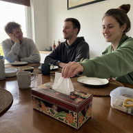 Teduh — Handgefertigte Taschentuchbox aus Holz