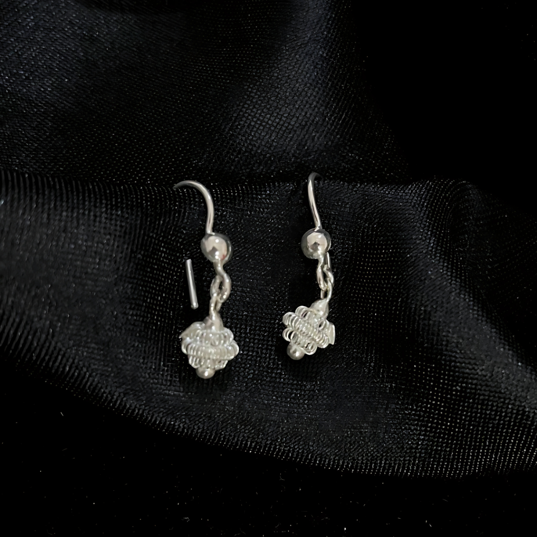 Stupa-Ohrringe aus 925er Silber