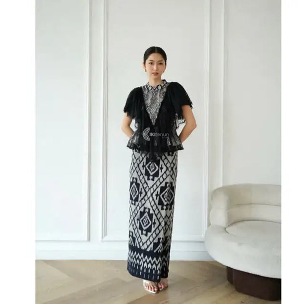 Cempaka Set Tenun Schwarz