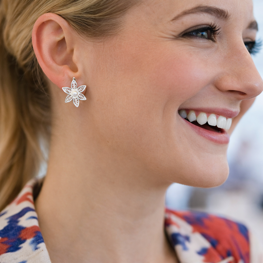 Jasmin-Ohrstecker aus 925er Sterlingsilber mit filigranem Muster
