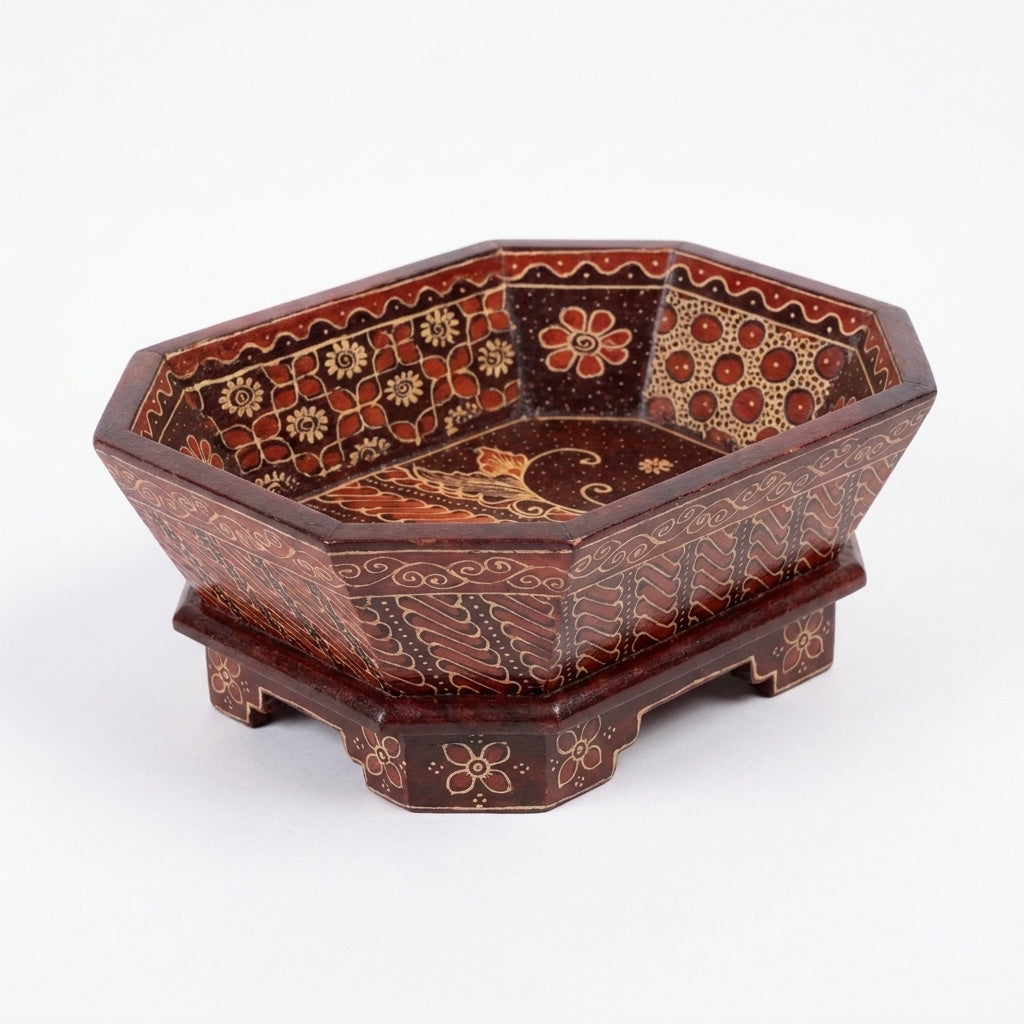 Artisan painting the pattern on a red Delapan wooden bowl · KI-generierte Szene