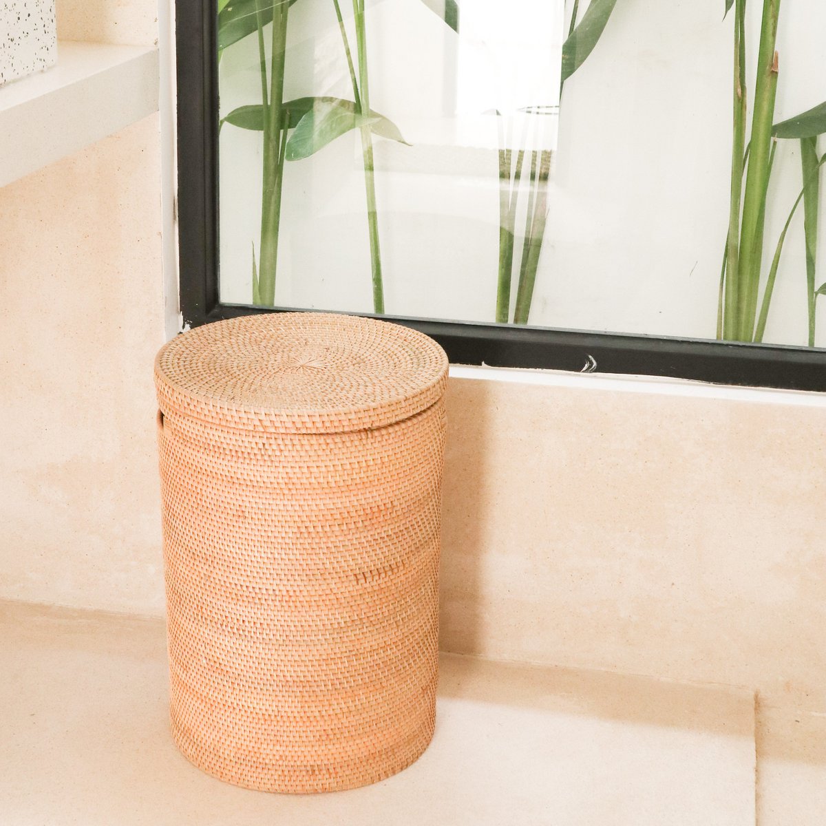 Sari Rattan Laundry Basket with Lid (2 sizes)