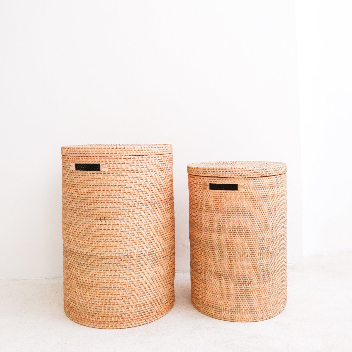 Sari Rattan Laundry Basket with Lid (2 sizes)