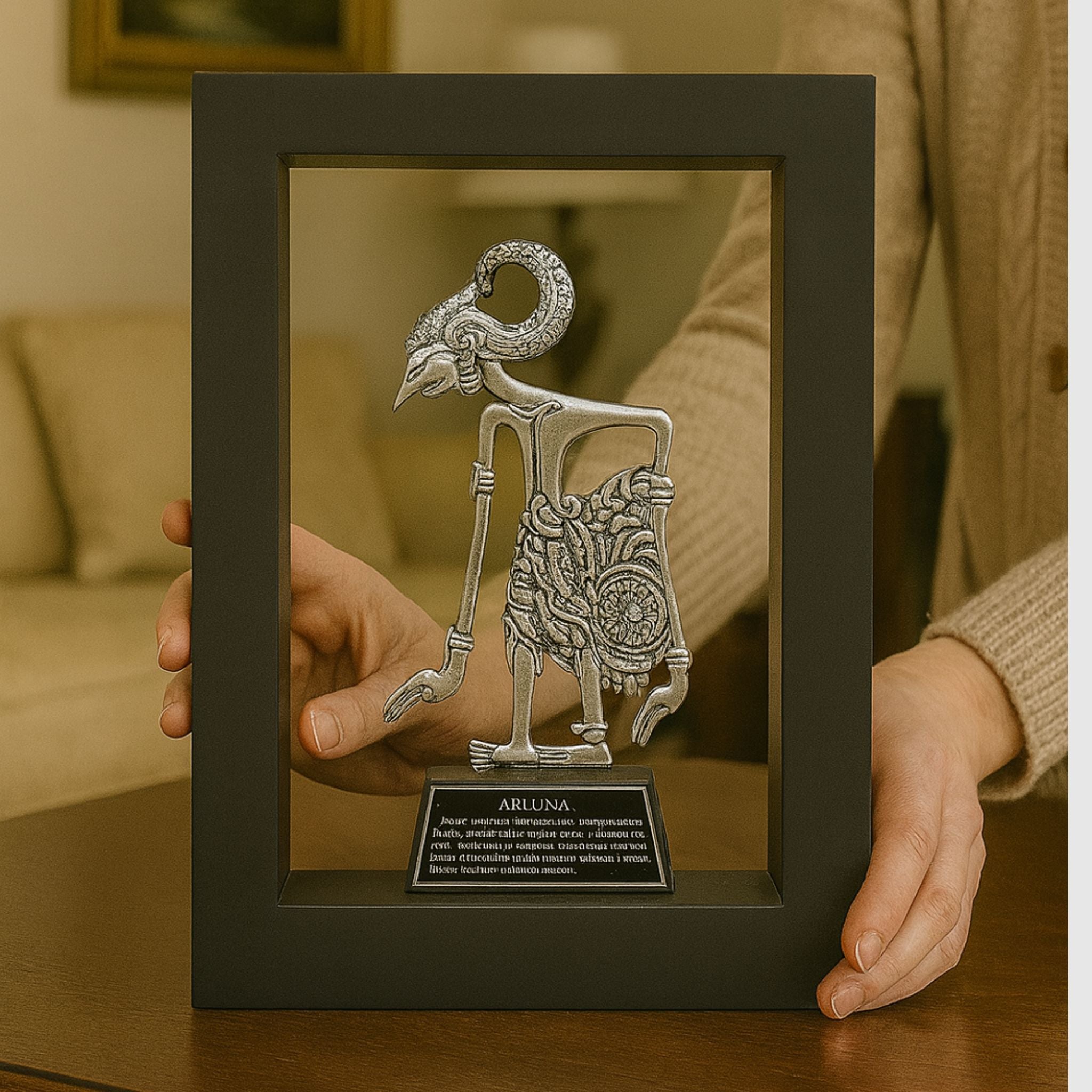 Souvenir-Plakette mit Wayang-Rahmen – Aluminium