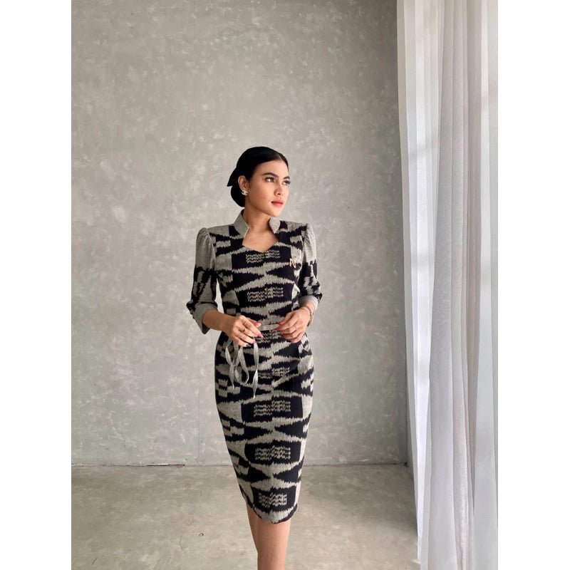 Claudia Tenun Kleid